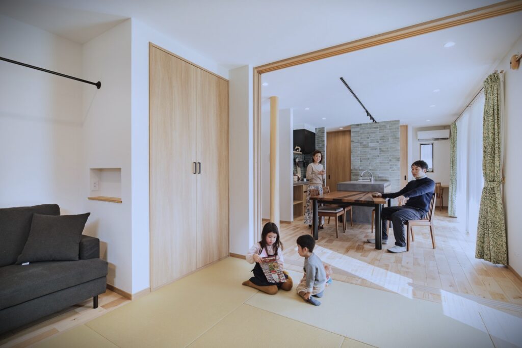 造作アイランドキッチンのあるお家