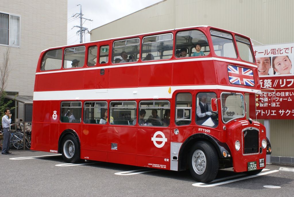 本日、明日(6/15,16)開催♪まだ間に合う！ロンドンバスで市内観光