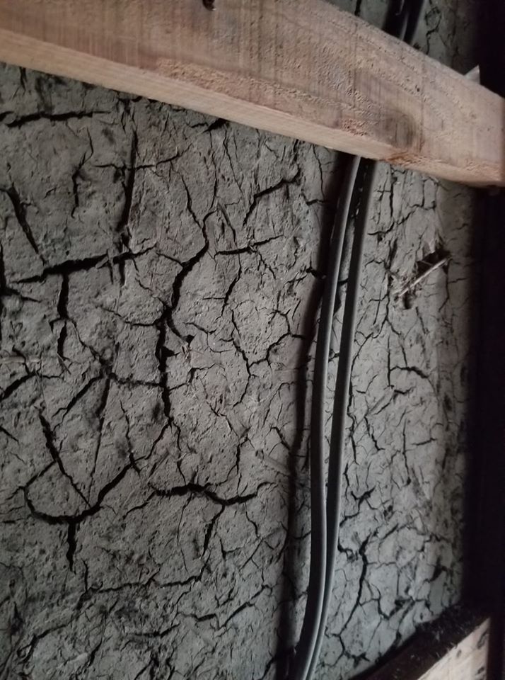 今どき珍しい土壁