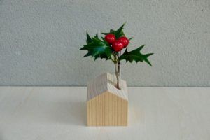 小さな家型の一輪挿し・杣プロジェクト